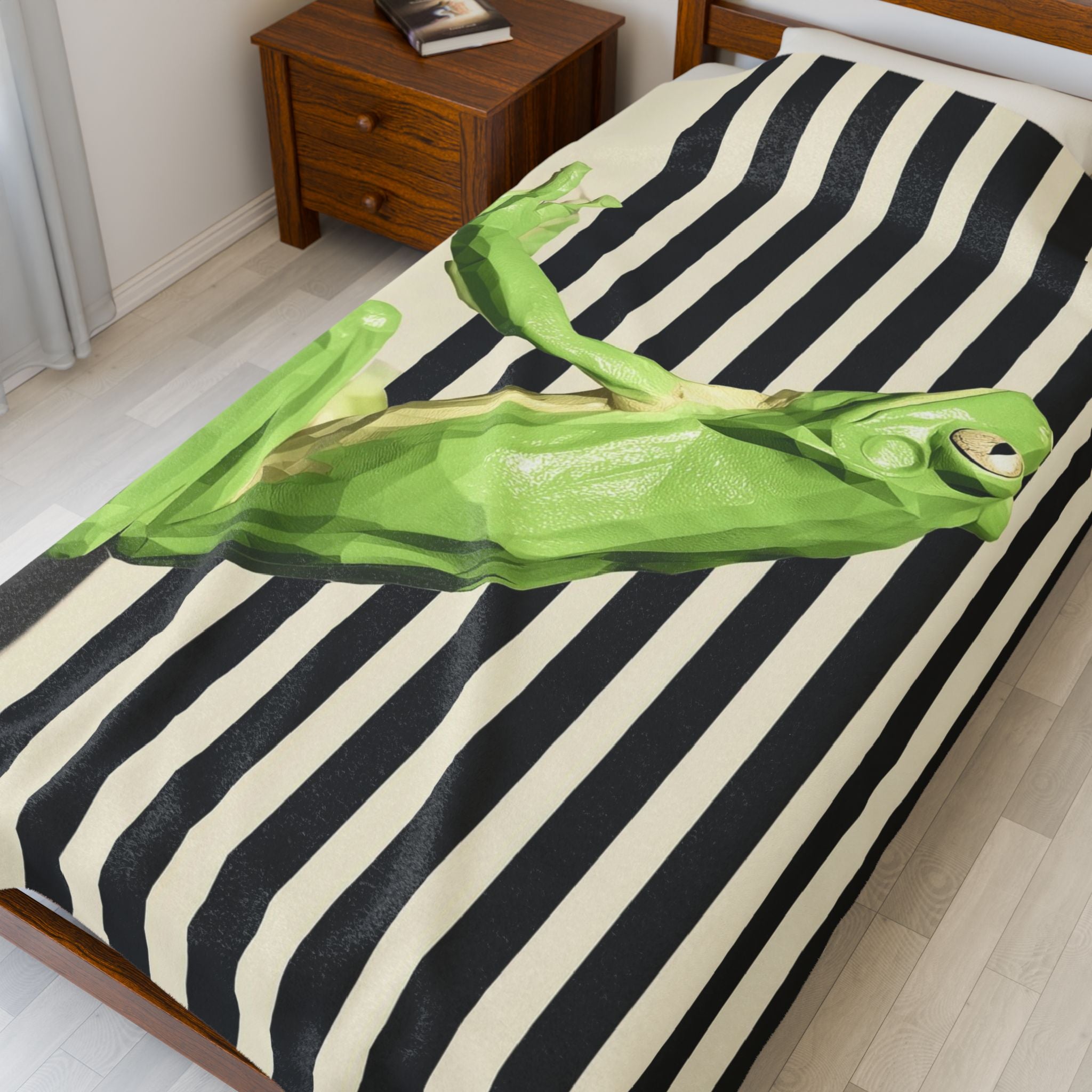 Green Tree Frog Quilt Cover, Doona Cover, Duvet: Low-Poly Nature Art, Geometric Frog Design   |    Custom Orders Available